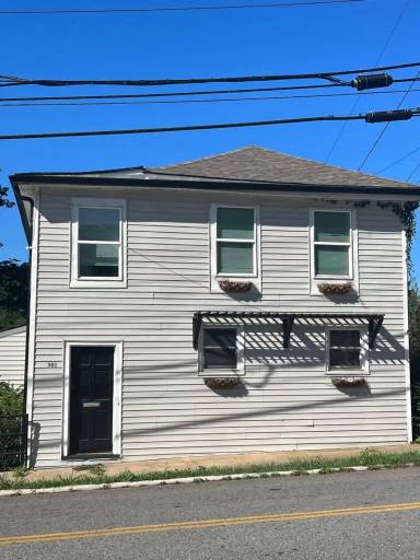 Main picture of 301 Federal St