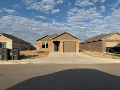 Main picture of 2513 N Avenue O