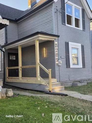 Main picture of 5209 Warren Ave