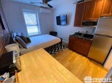 Main picture of 471 Columbus Ave