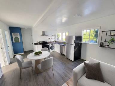 Main picture of 1226 S Manhattan Pl
