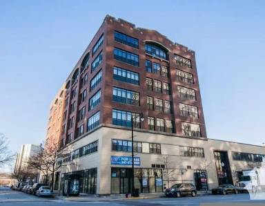 Main picture of 2036 S Michigan Ave
