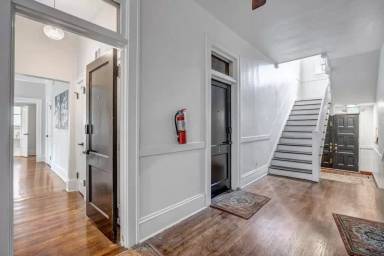 Main picture of 3205 Herschel St