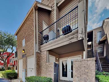 Main picture of 9811 Walnut St