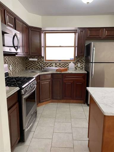 Main picture of 1461A 70th St
