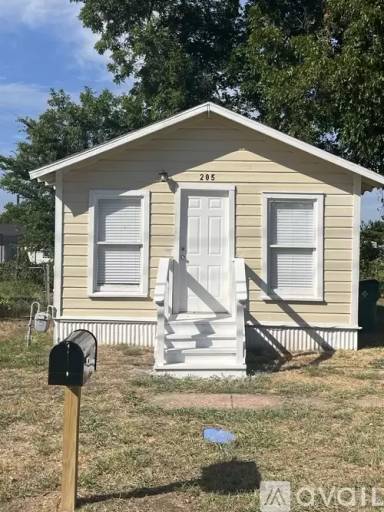 Main picture of 205 W Wilbarger St