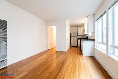Main picture of 440 Roosevelt Ave