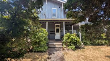 Main picture of 2104 B St