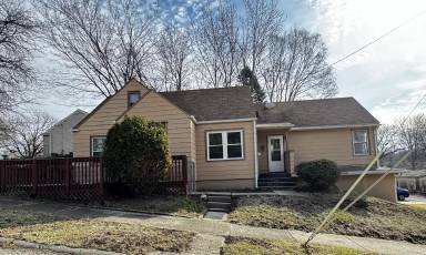 Main picture of 645 Regan St
