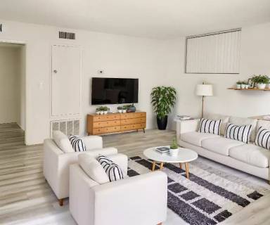 Main picture of 4424 Woodman Ave