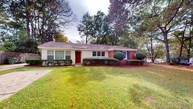 Main picture of 3532 Honeysuckle Rd