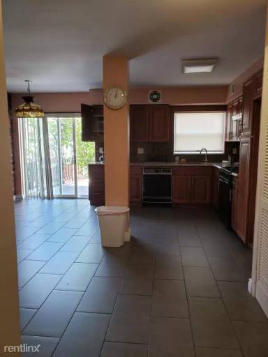 Main picture of 2719 Mill Ave