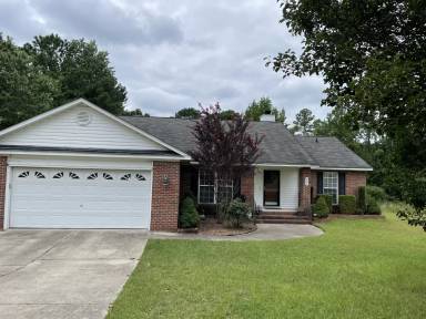 Main picture of 521 Richmond Park Dr