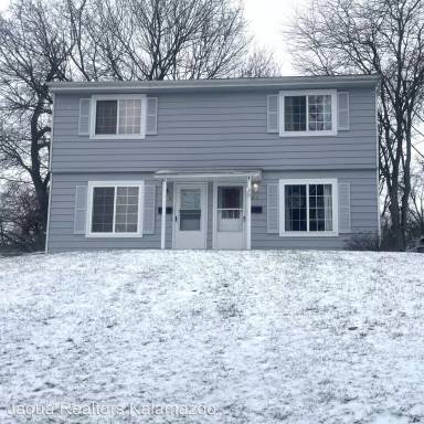Main picture of 817 Clover St