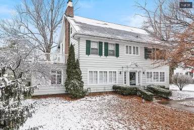 Main picture of 1407 W University Ave
