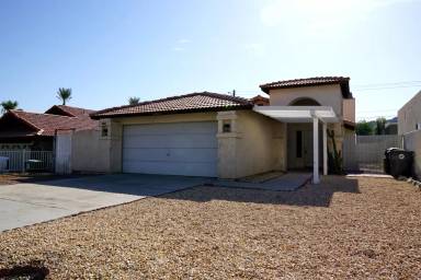 Main picture of 52465 Avenida Navarro