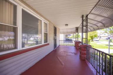 Main picture of 16414 Elberta Ave