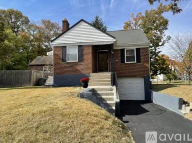 Main picture of 173 S Grove Ave