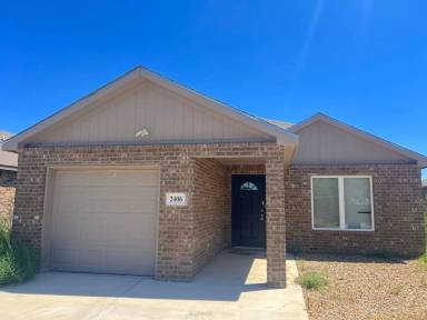 Main picture of 2406 N Avenue P