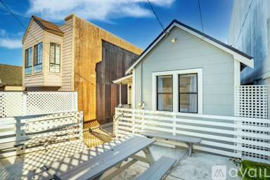 Main picture of 954 Key Ave