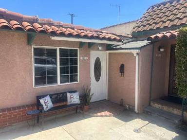Main picture of 2823 Hyperion Ave