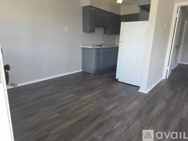 Main picture of 2 Claremont Pl