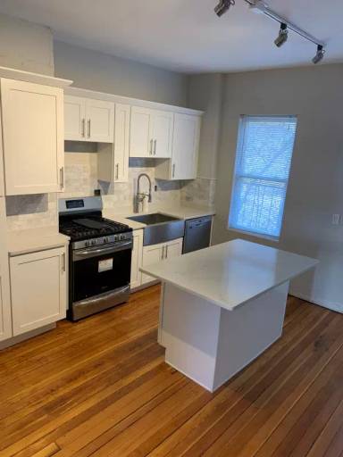Main picture of 77 Webster St