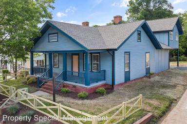 Main picture of 1011 Holloway St