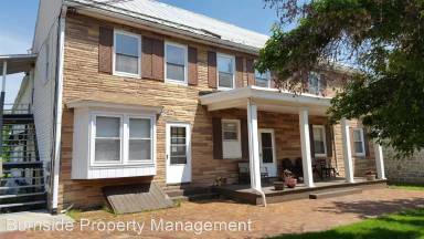 Main picture of 105 W Main St