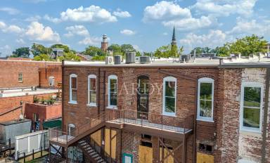 Main picture of 306 Tribune St