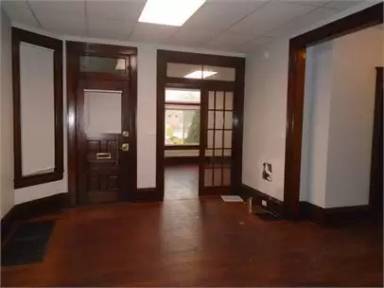 Main picture of 623 W Washington Blvd