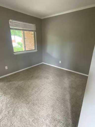 Main picture of 2114 E Marshall Ave