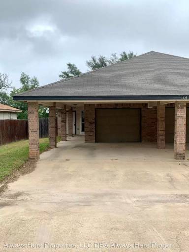 Main picture of 1625 Pontotoc Trce