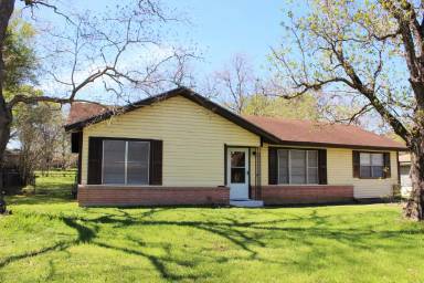 Main picture of 204 Cornish Dr