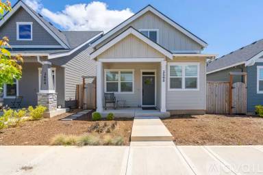 Main picture of 3598 NE Jacob St