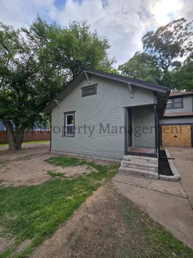 Main picture of 244 N Athenian Ave