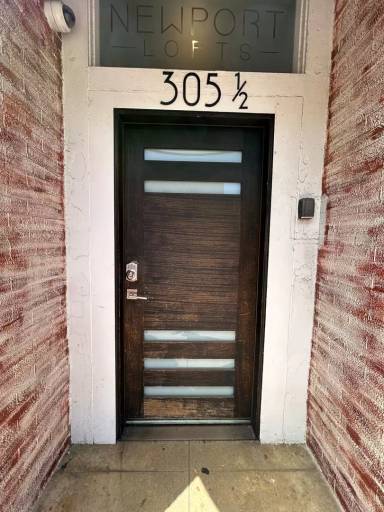 Main picture of 305 1/2 Main St