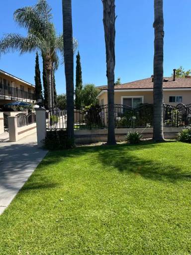 Main picture of 816 W Walnut Ave