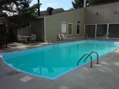 Main picture of 512 E Monroe Dr