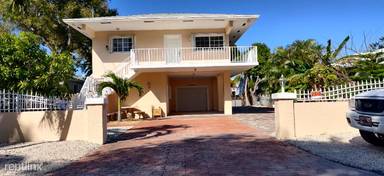 Main picture of 77 Marina Ave