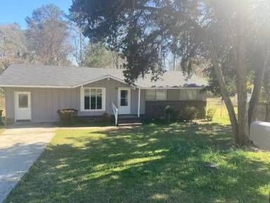 Main picture of 2233 Leo Ct