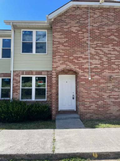 Main picture of 49 Woodson Ct