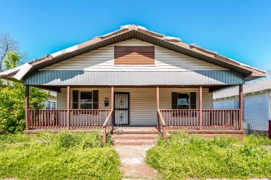 Main picture of 1304 Avenue G