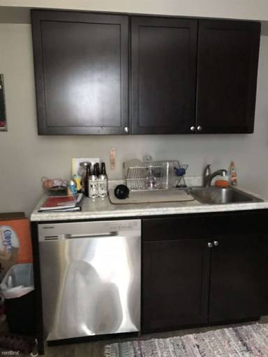 Main picture of 823 Oakland Dr