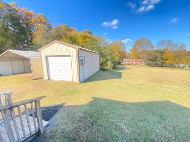 Main picture of 2500 Johnson St