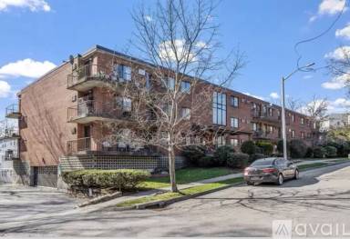 Main picture of 10 Rutledge St