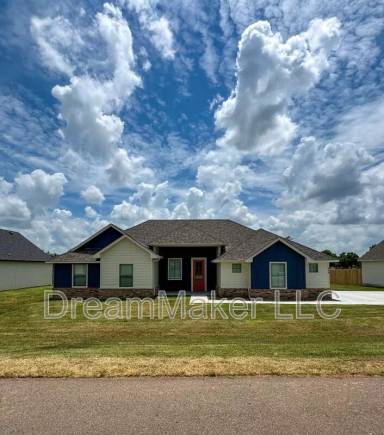 Main picture of 868 Flowers Dr