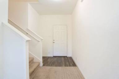 Main picture of 4913 Hallies Gdn
