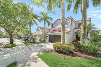 Main picture of 1016 Golden Cane Dr