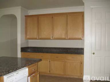 Main picture of 2114 Golden Gate Dr